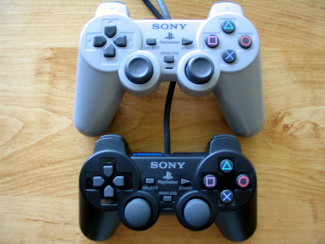 The Dual Analog Pad compared to the Dual Shock pad